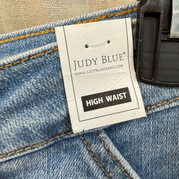 Judy Blue Men's Relaxed Light Blue Distressed Jeans - Style # 88825 - Picture 7 of 9